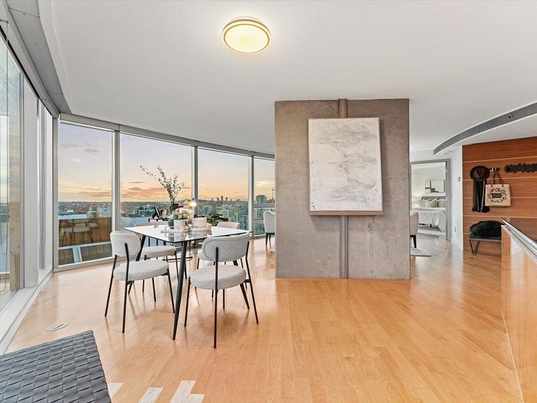 3204 938 Nelson Street