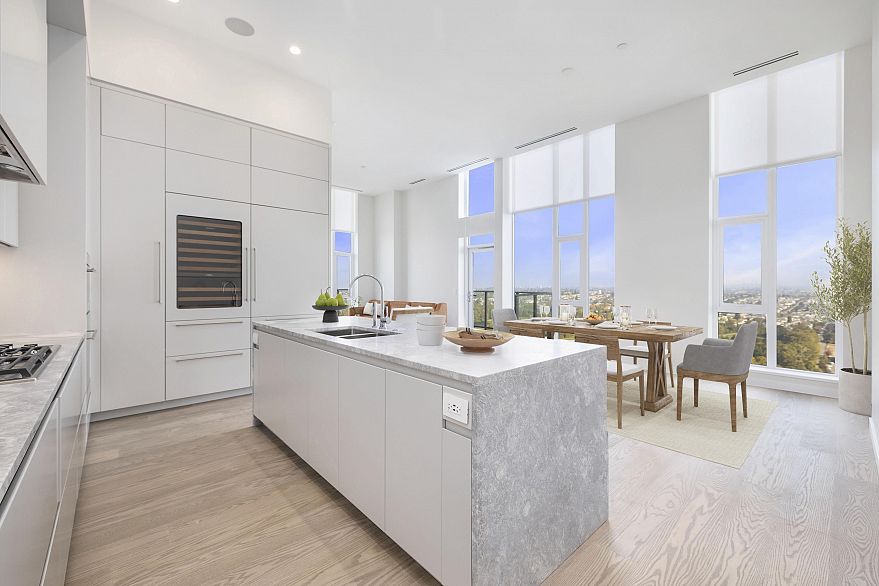 PH1 7433 Cambie Street