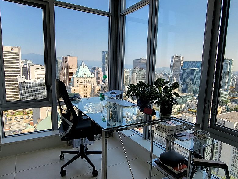 3307 1028 Barclay Street