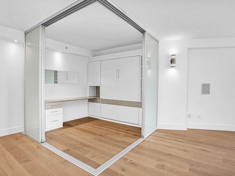 802 1318 Homer Street