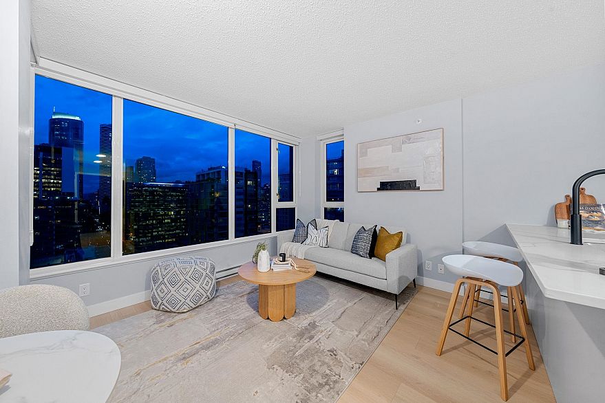 2101 1001 Richards Street