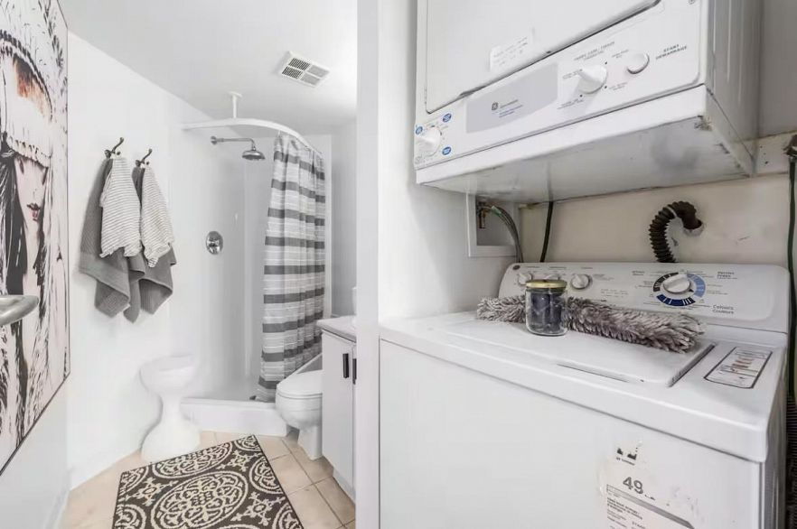 1705 907 BEACH AVENUE, Vancouver BC V6G 1Y3