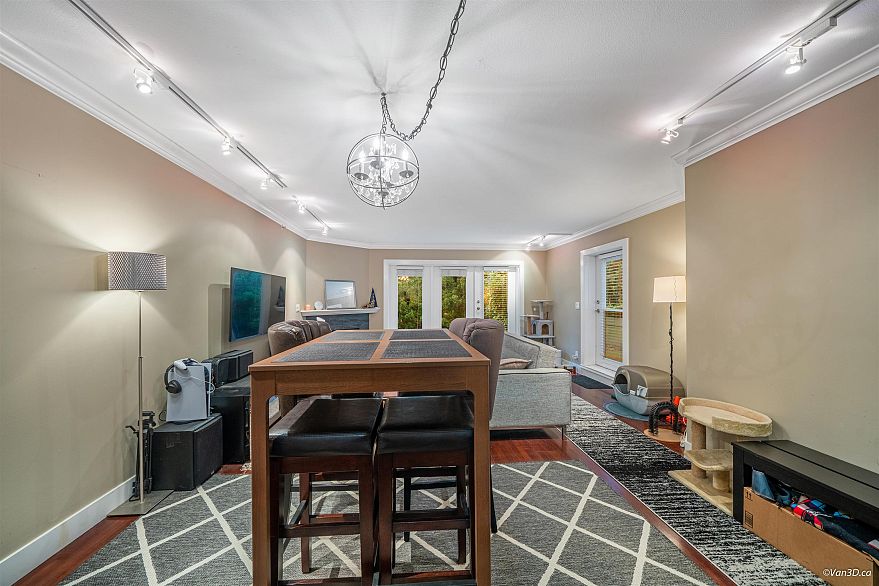 103 3189 Camosun Street