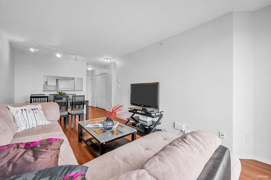 1007 3489 Ascot Place