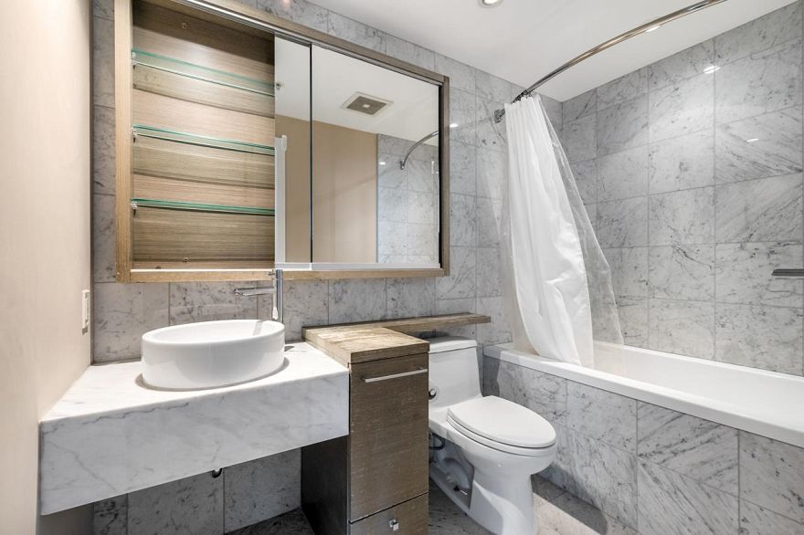 3309 833 Seymour Street