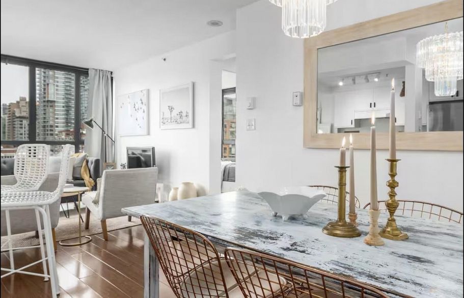 1705 907 BEACH AVENUE, Vancouver BC V6G 1Y3