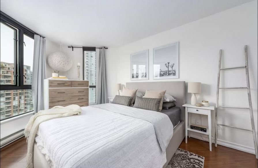 1705 907 BEACH AVENUE, Vancouver BC V6G 1Y3