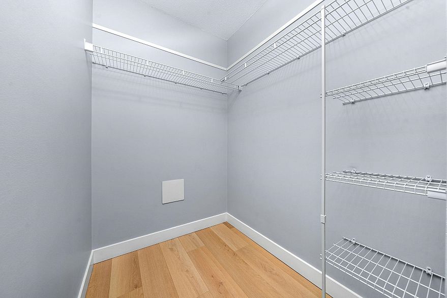 2101 1001 Richards Street