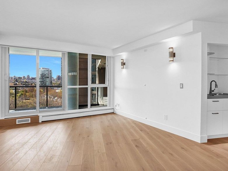 802 1318 Homer Street