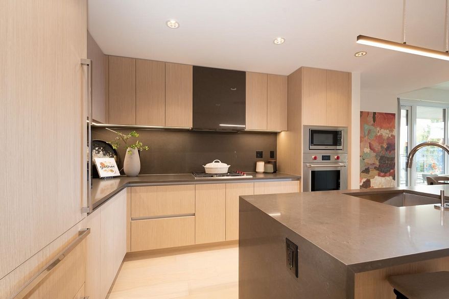 209 3636 W 39th Avenue