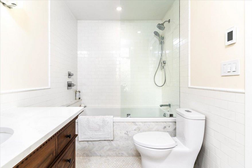 42 1386 Nicola Street