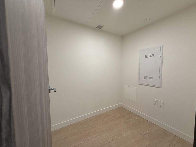 2612 89 Nelson Street