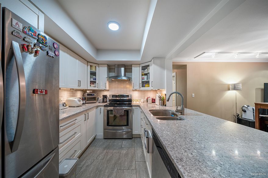 103 3189 Camosun Street