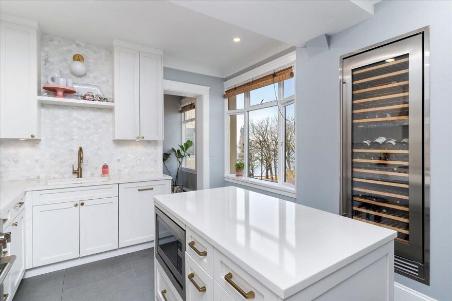 42 1386 Nicola Street