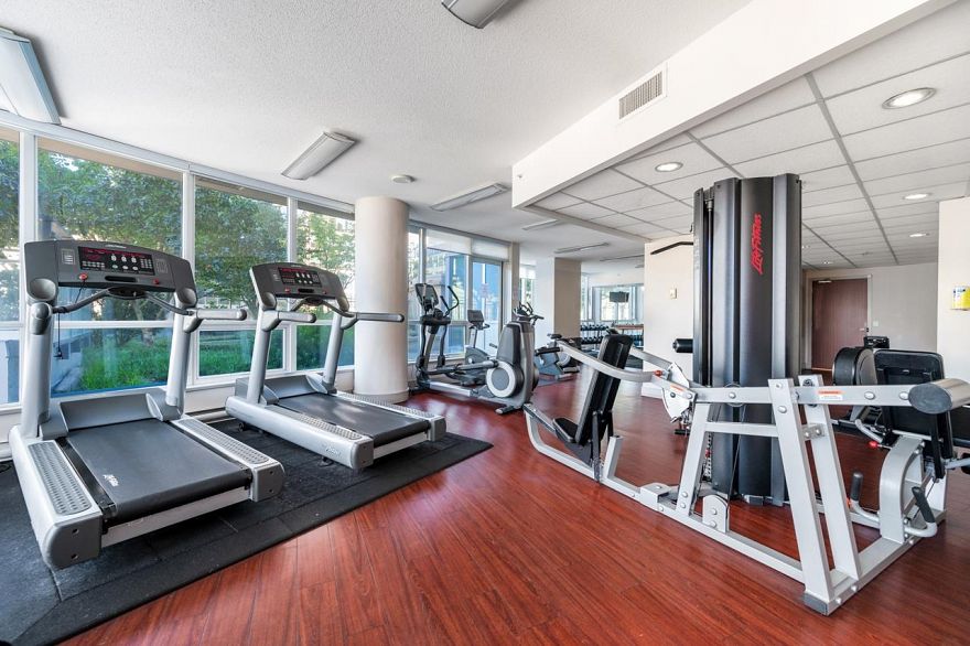 3309 833 Seymour Street