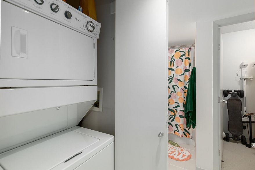 903 2770 Sophia Street