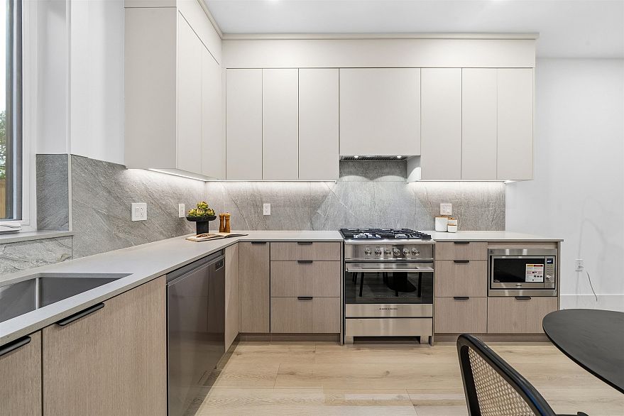 323 N Kamloops Street