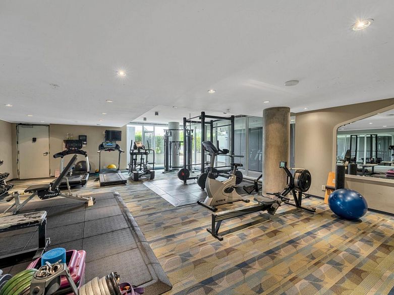 1007 2770 Sophia Street