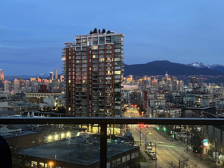 903 2770 Sophia Street