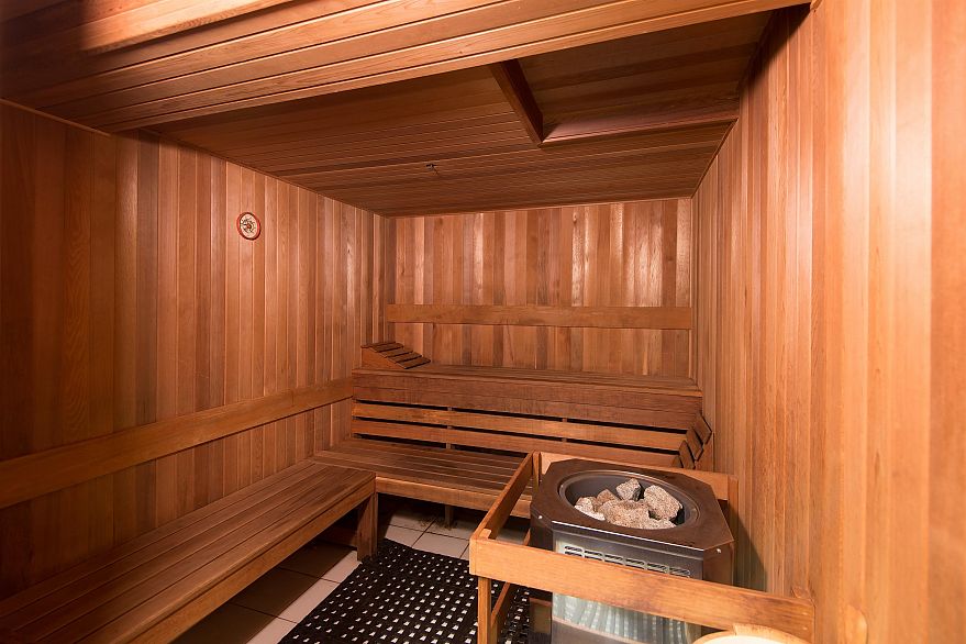 PH4 1688 Robson Street