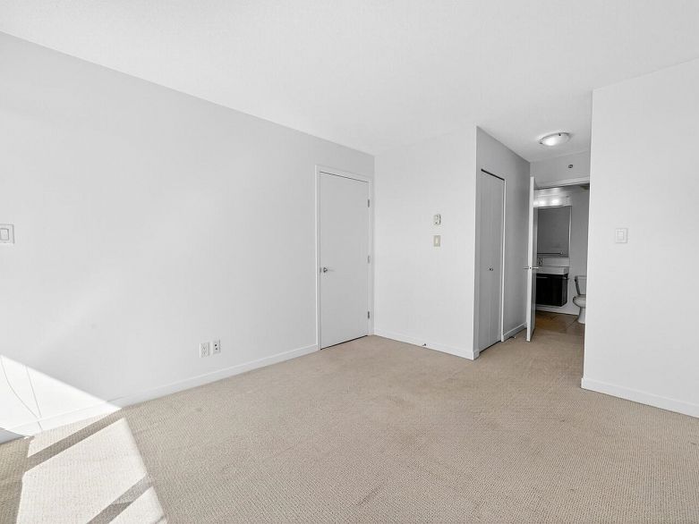 1007 2770 Sophia Street