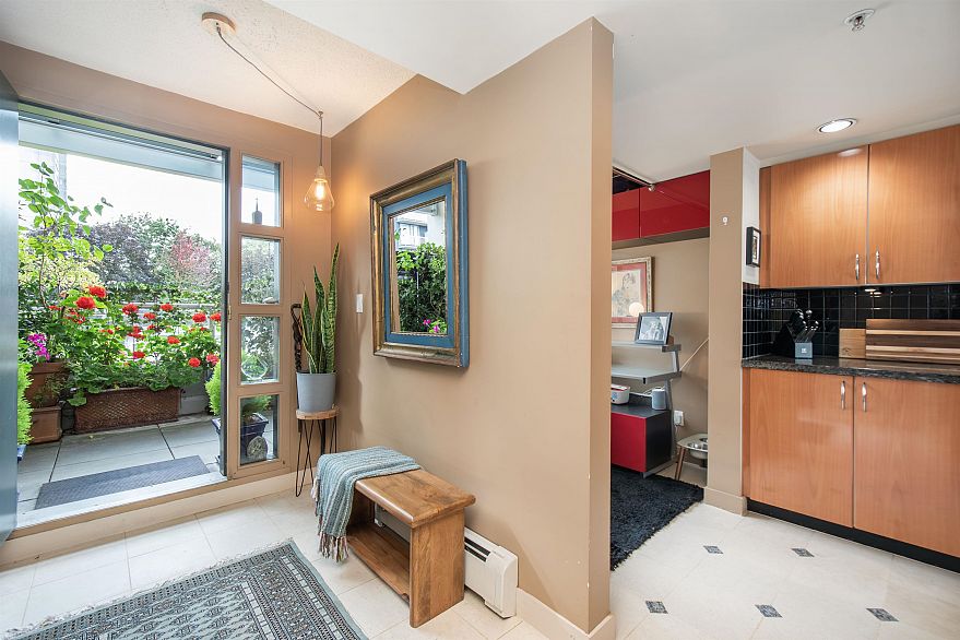 PH4 1688 Robson Street