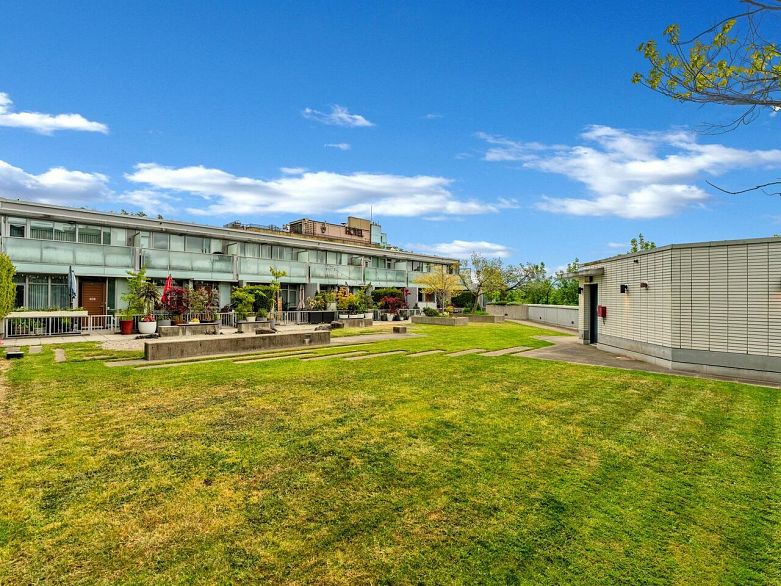 1007 2770 Sophia Street