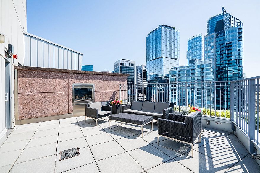 1904 1205 W Hastings Street