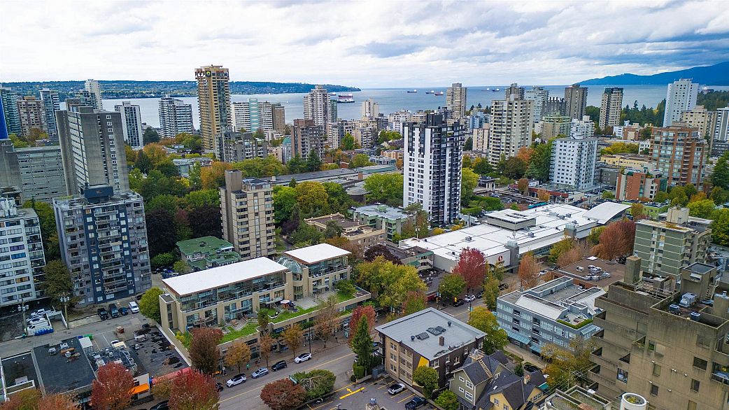 PH4 1688 Robson Street