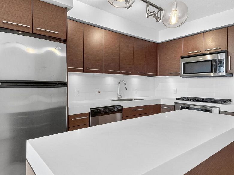 1007 2770 Sophia Street