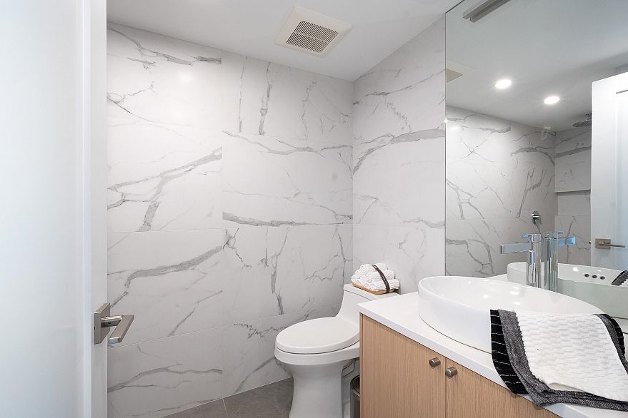 902 1860 Robson Street