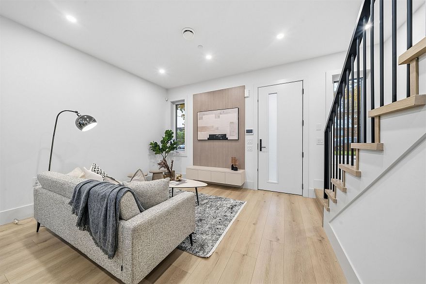 323 N Kamloops Street