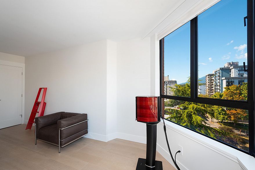 902 1860 Robson Street