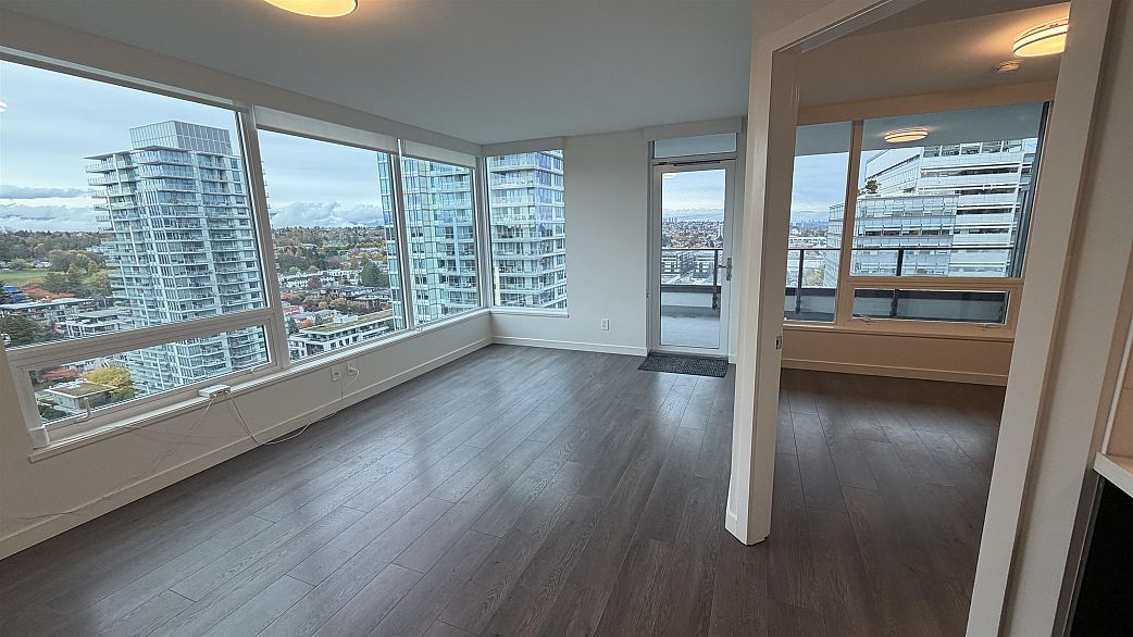 1905 8189 Cambie Street