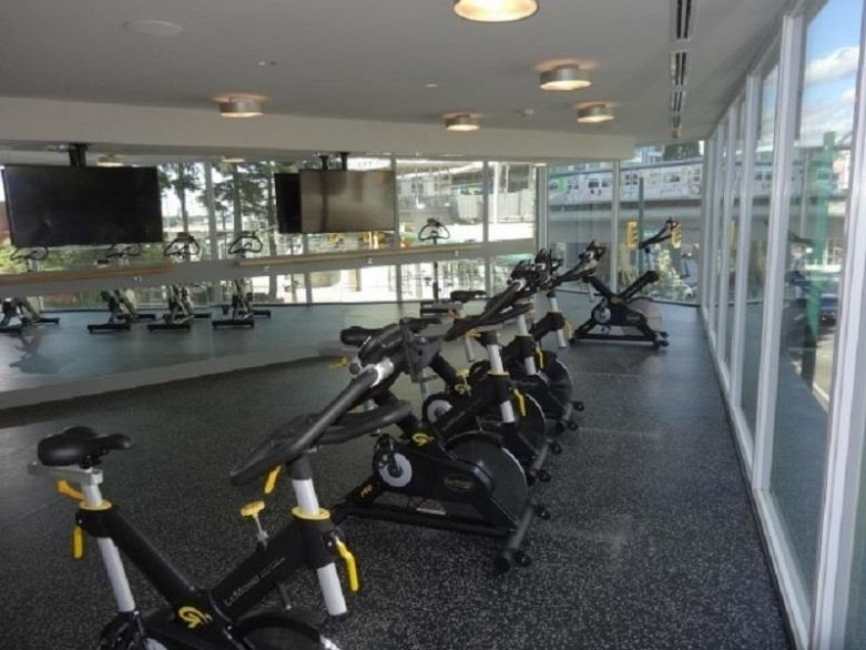 1905 8189 Cambie Street