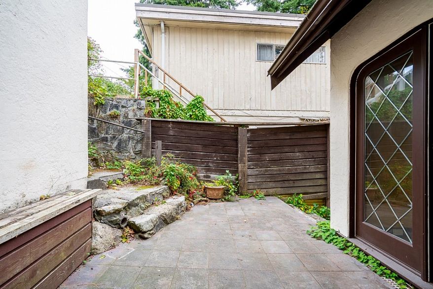 2806 W King Edward Avenue