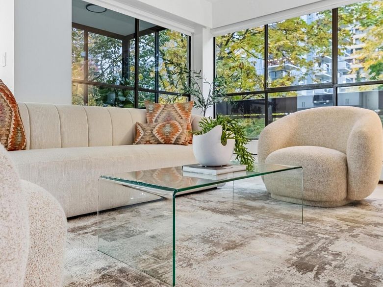 202 1165 Burnaby Street