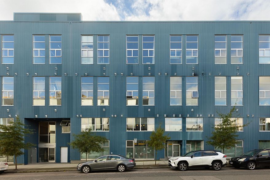 307 1220 E Pender Street