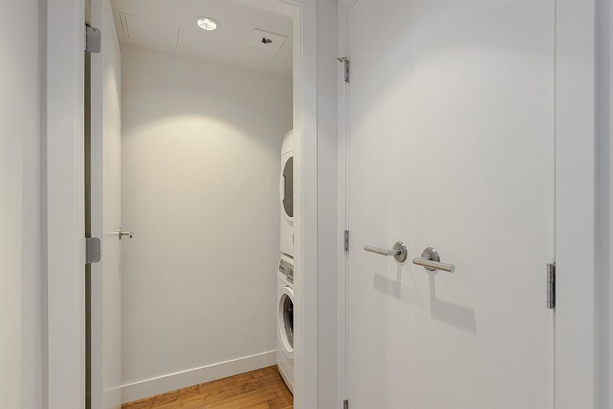 1201 188 Keefer Street