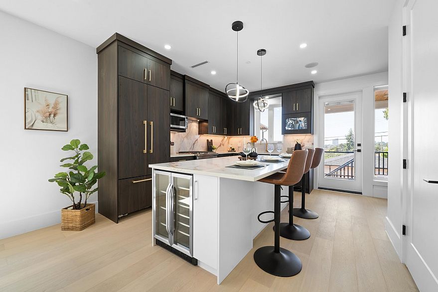 1 7361 Fraser Street