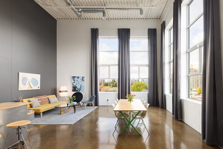 307 1220 E Pender Street