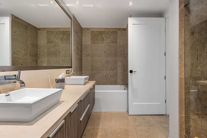 805 1616 Columbia Street