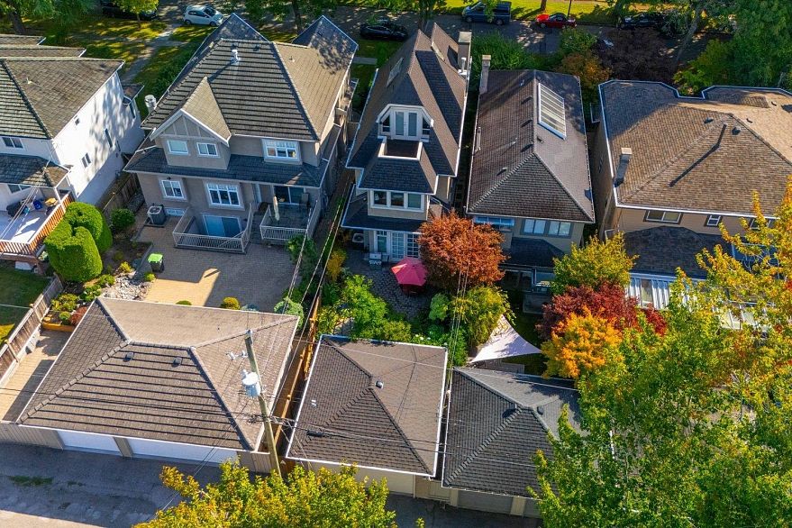 6677 Laburnum Street