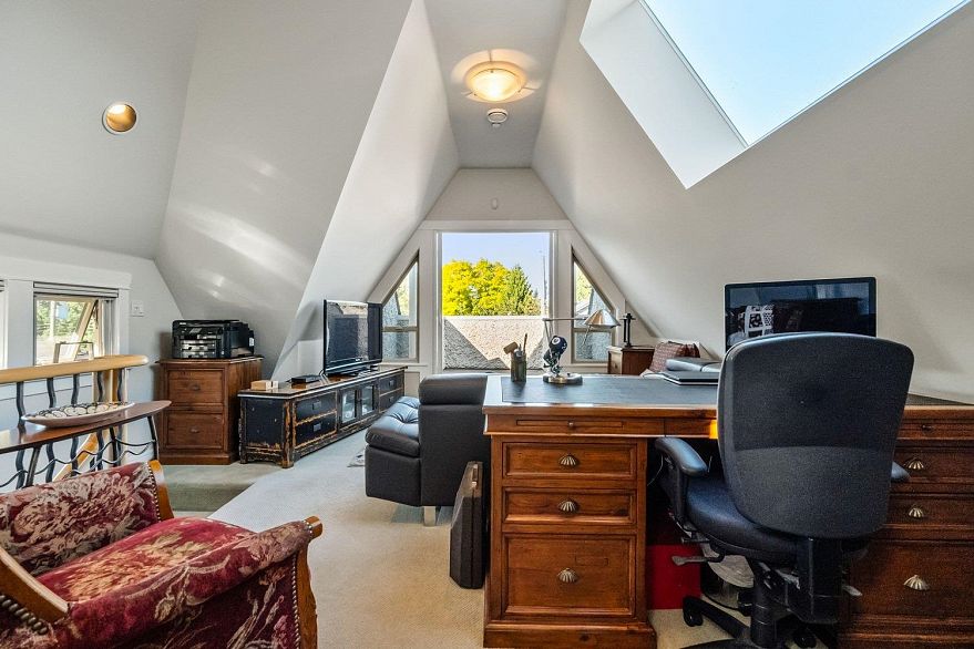 6677 Laburnum Street