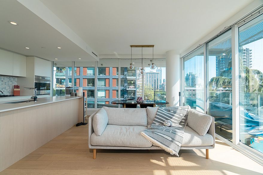 905 1365 Davie Street