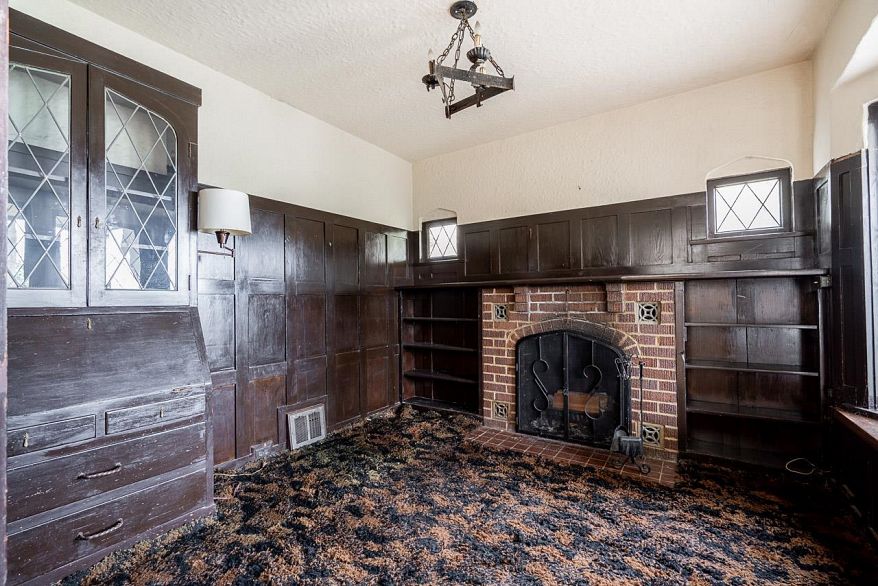 2806 W King Edward Avenue