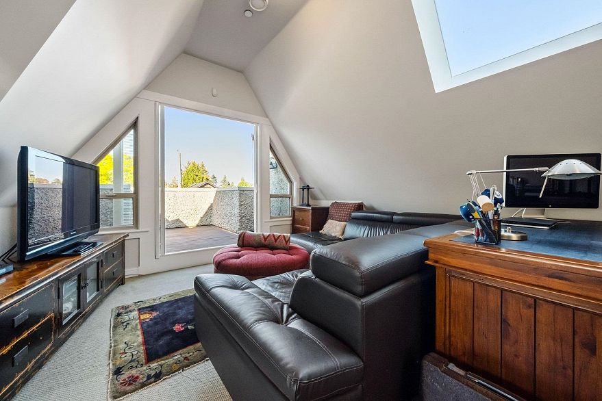 6677 Laburnum Street