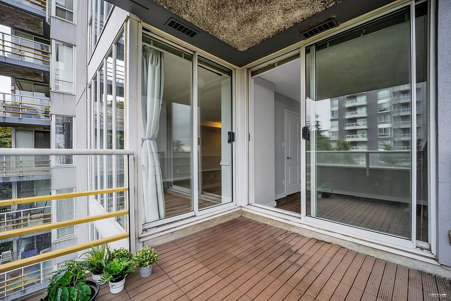 606 3061 E Kent Avenue North