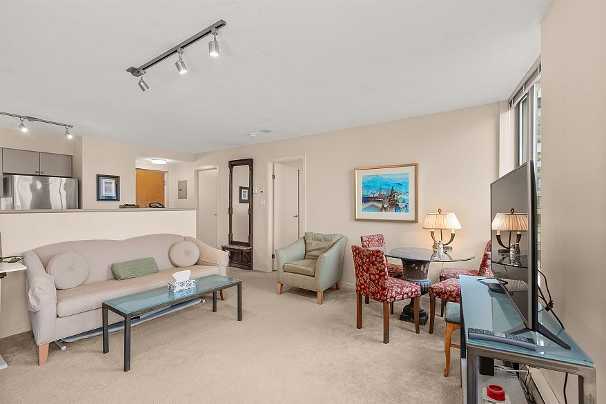 1607 1277 Nelson Street