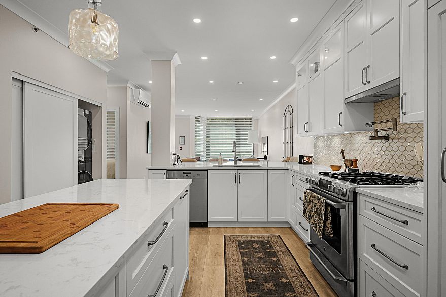 102 1488 Hornby Street